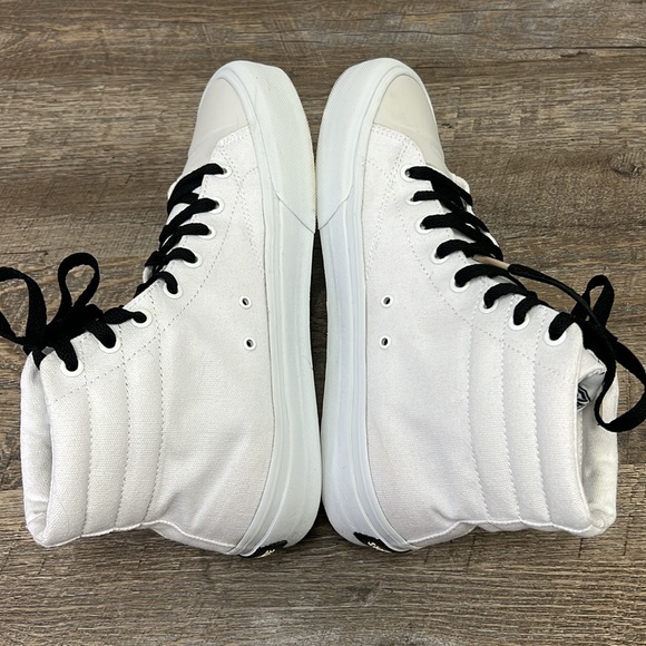 SOLD Straye Find Your Grind “The Future Belongs To The Misfits” Sneakers - Picture 8 of 10